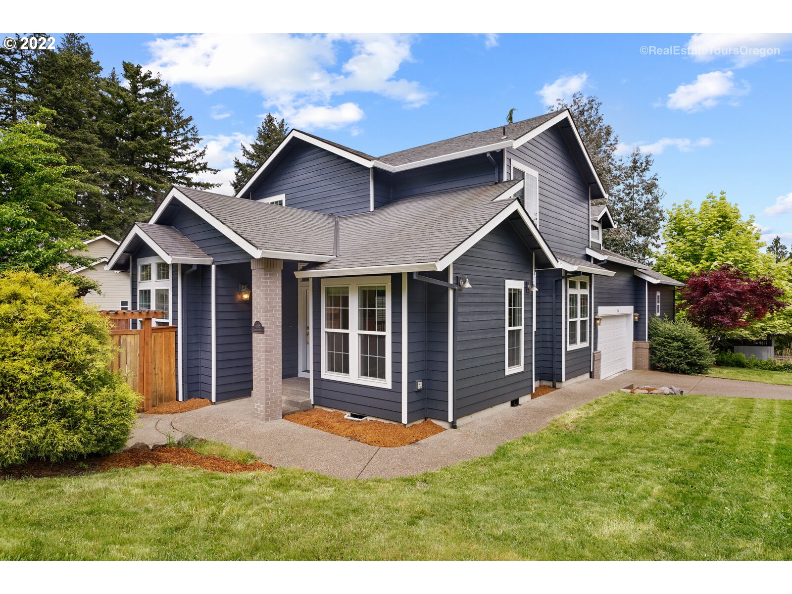 7635 Southwest Landau Street Portland, OR 97223 - Photo 2 of 30