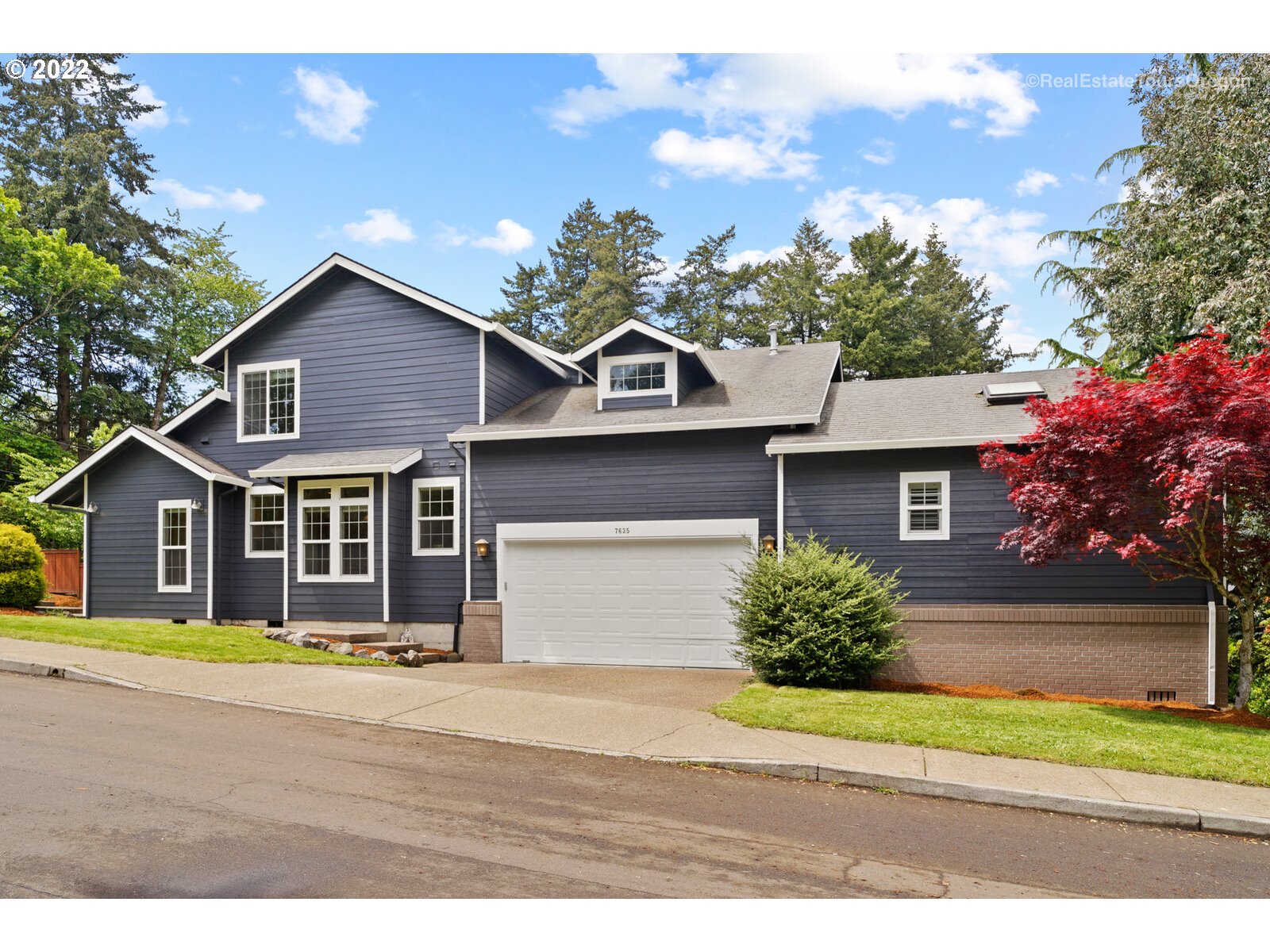 7635 Southwest Landau Street Portland, OR 97223 - Photo 4 of 30