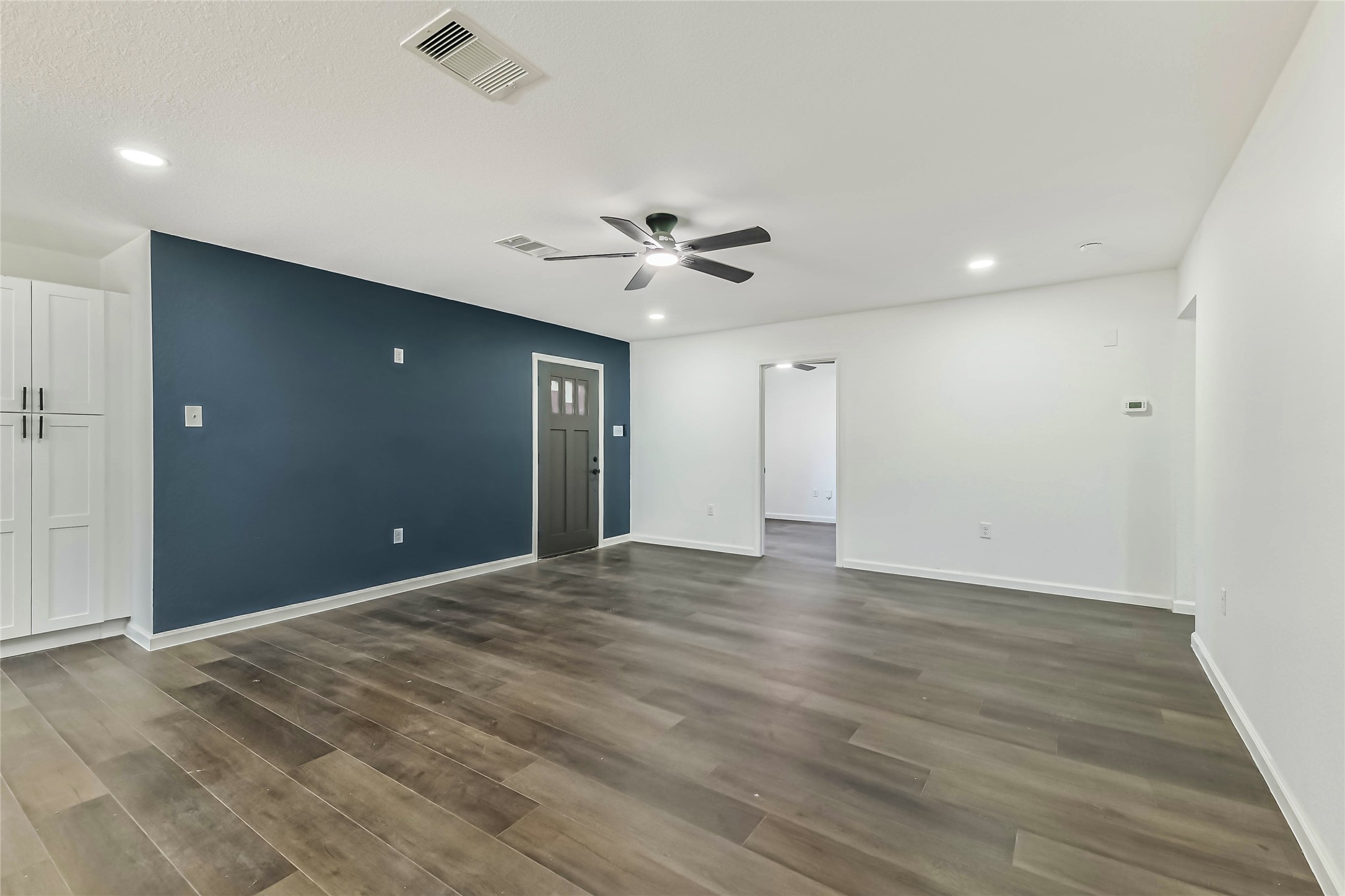 135 East Janisch Road Houston, TX 77022 - Photo 5 of 11