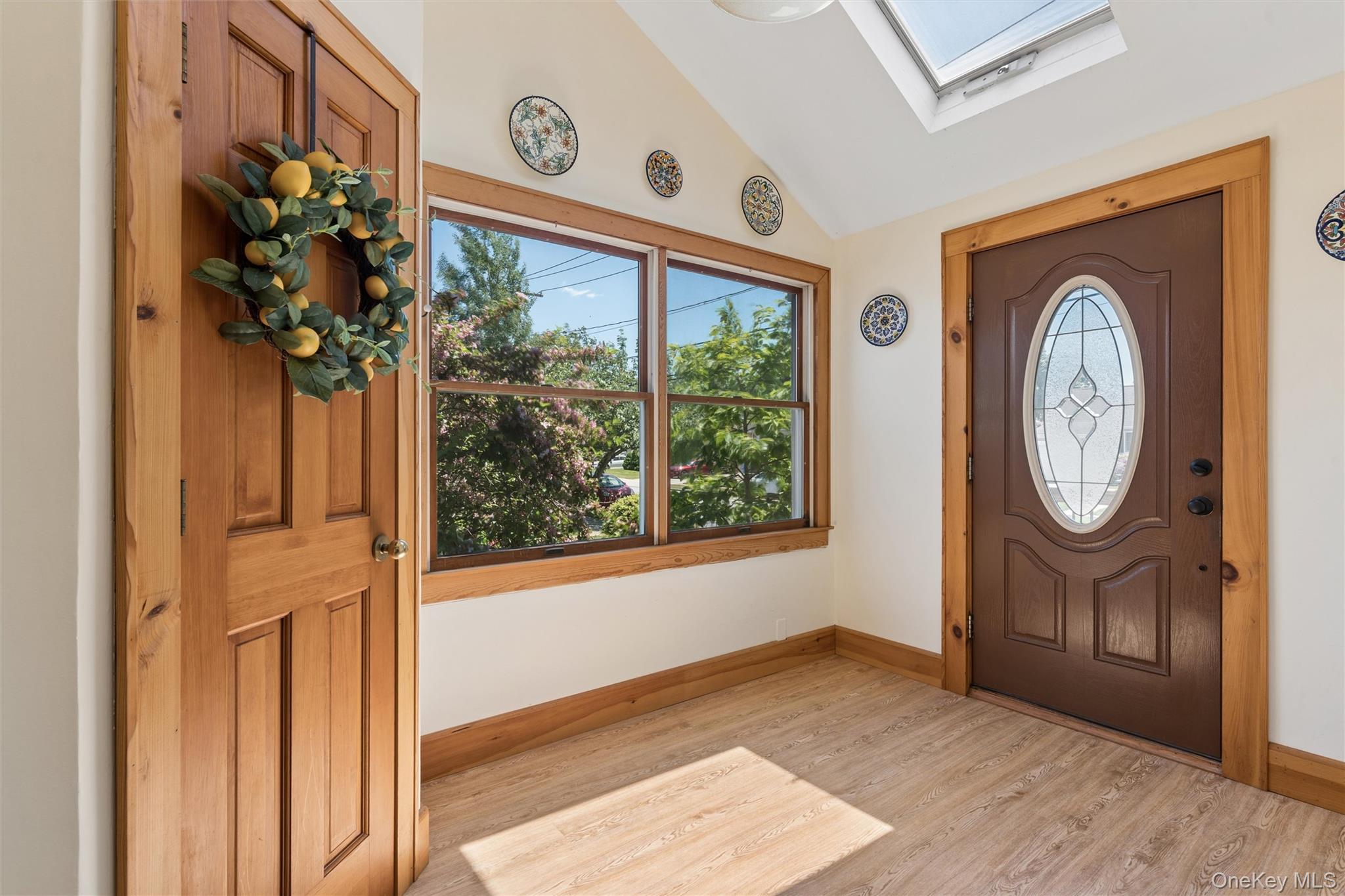1749 Commonwealth Avenue Merrick, NY 11566 - Photo 4 of 32