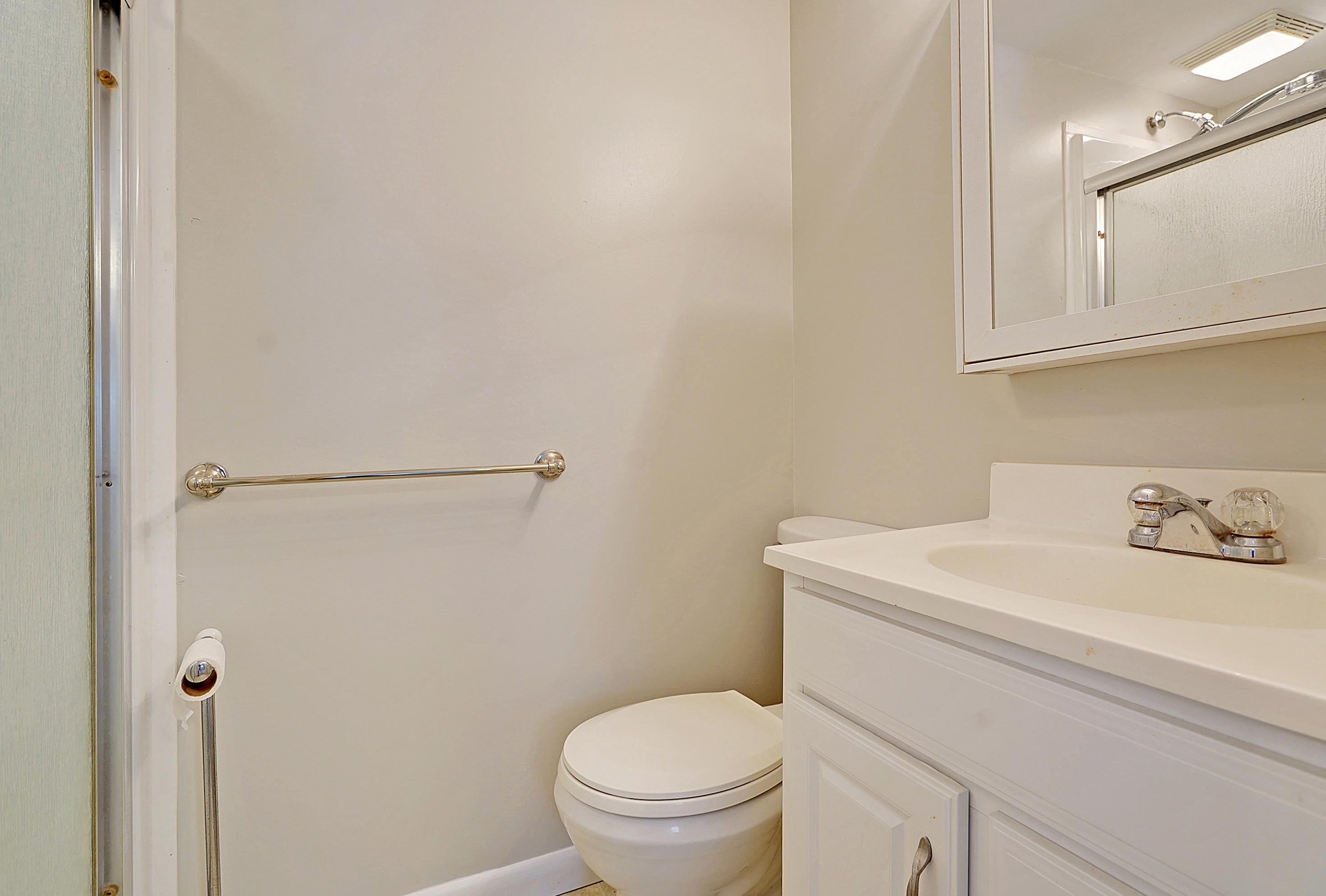 1273 Hampshire Road Charleston, SC 29412 - Photo 17 of 32 Bathroom in 2nd Master Bedroom