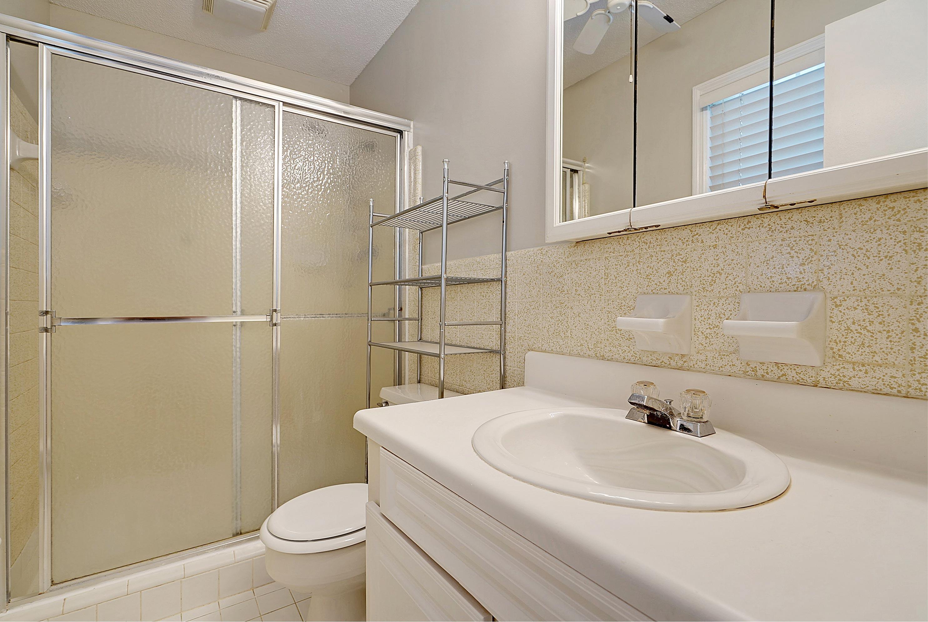 1273 Hampshire Road Charleston, SC 29412 - Photo 20 of 32 Master Bath in Main House