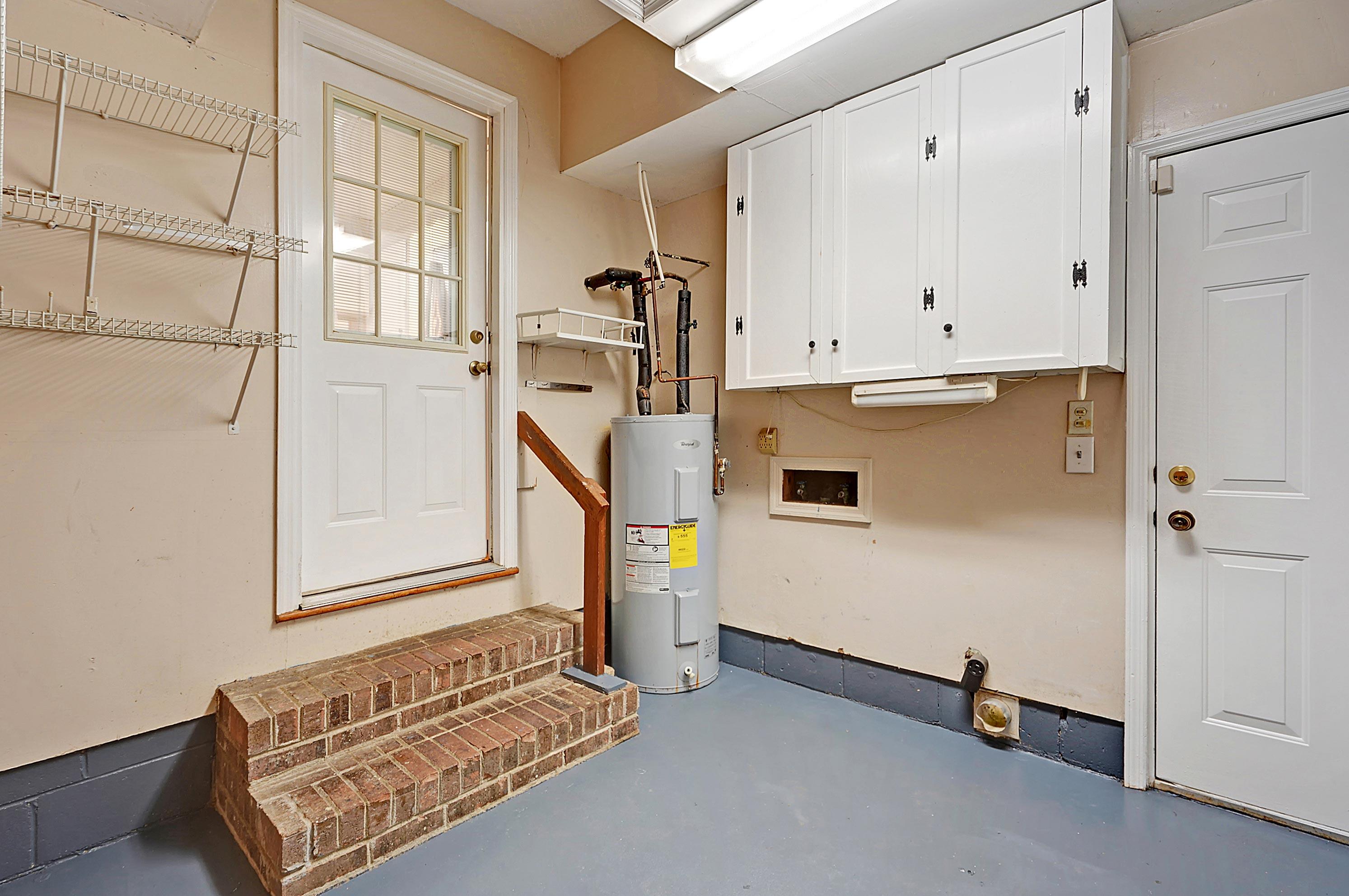 1273 Hampshire Road Charleston, SC 29412 - Photo 25 of 32 Laundry Room and Pantry