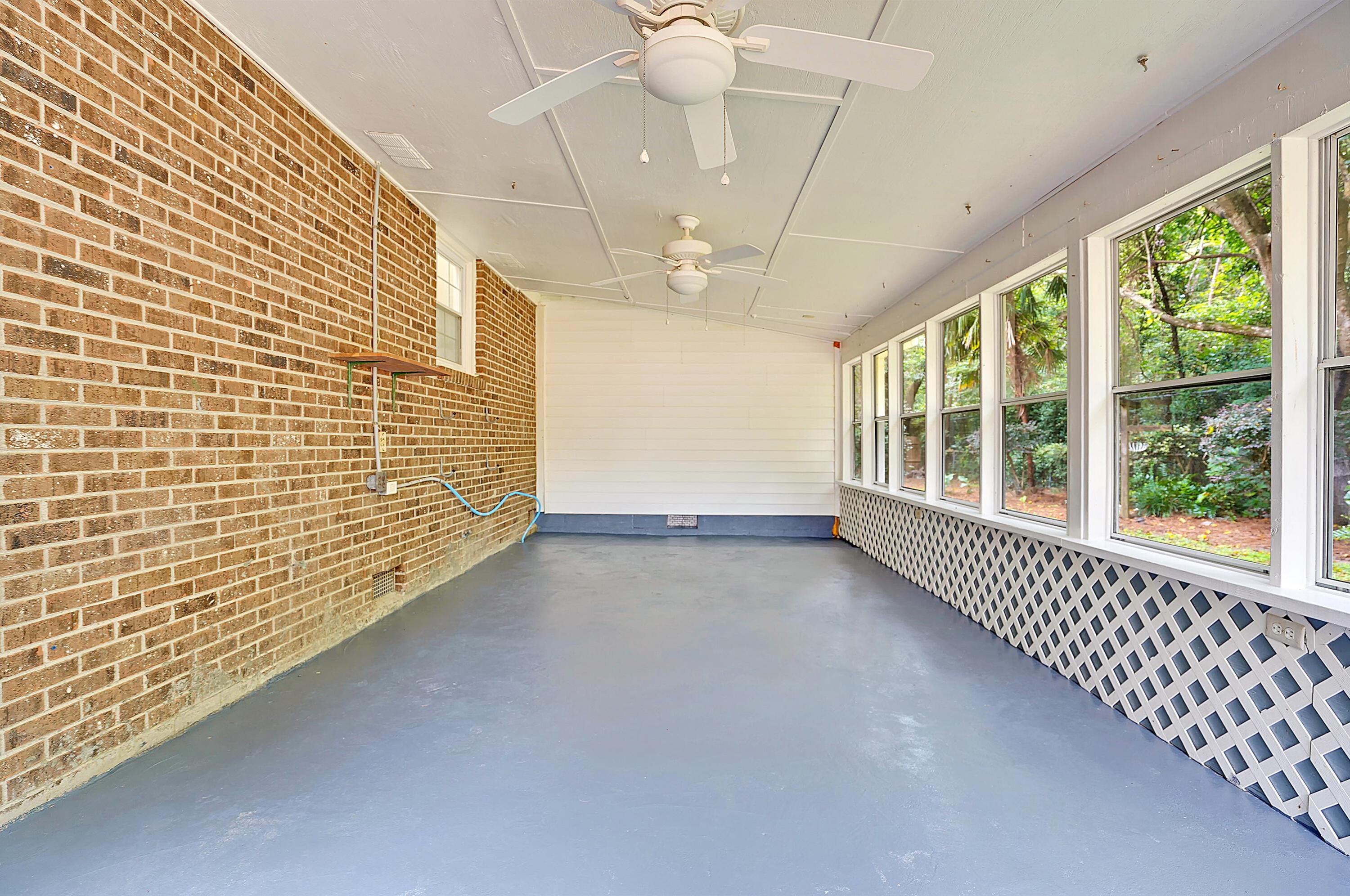 1273 Hampshire Road Charleston, SC 29412 - Photo 26 of 32 Perfect for a game roomHampshire_027