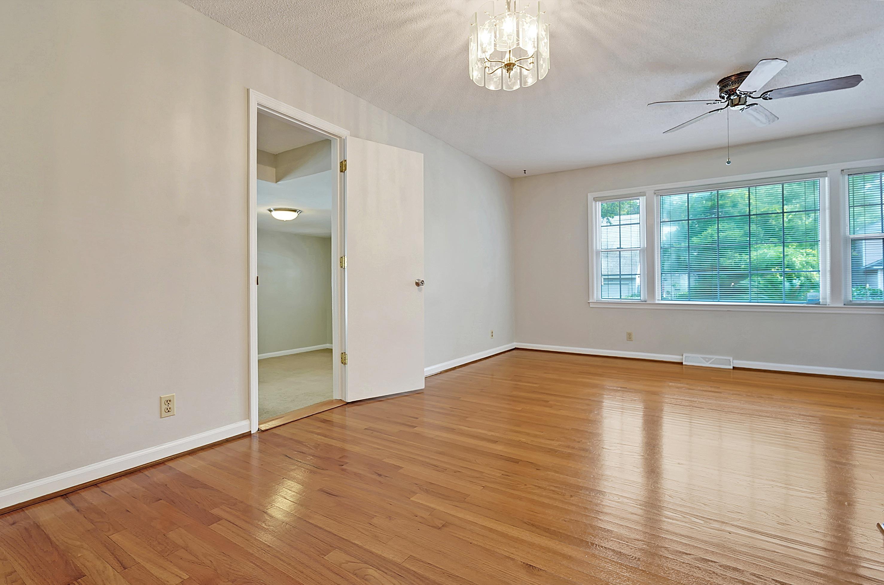 1273 Hampshire Road Charleston, SC 29412 - Photo 6 of 32 Living Room