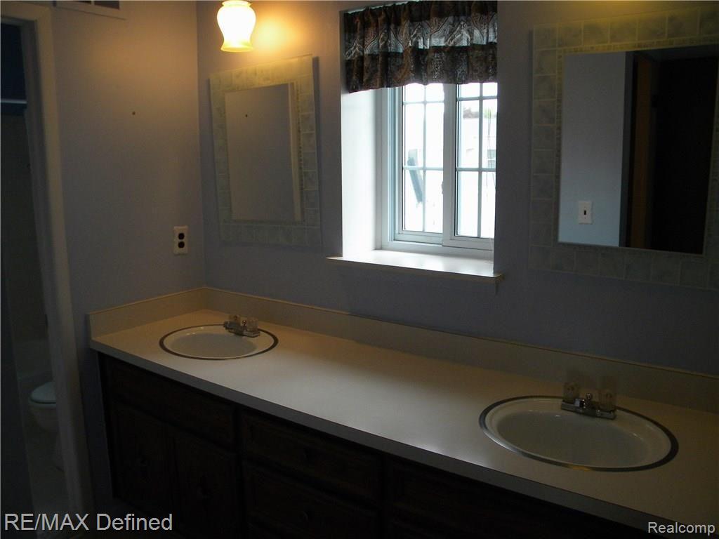 176 Manor Way Rochester Hills, MI 48309 - Photo 25 of 31