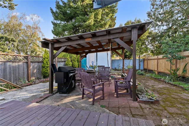 $650,000 | 23442 27th Avenue South, Des Moines, WA 98198