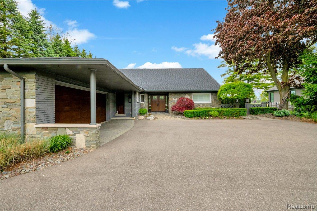 3816 West Maple Road Bloomfield Hills, MI 48301 - Photo 3 of 78 3816 W Maple_03.jpg