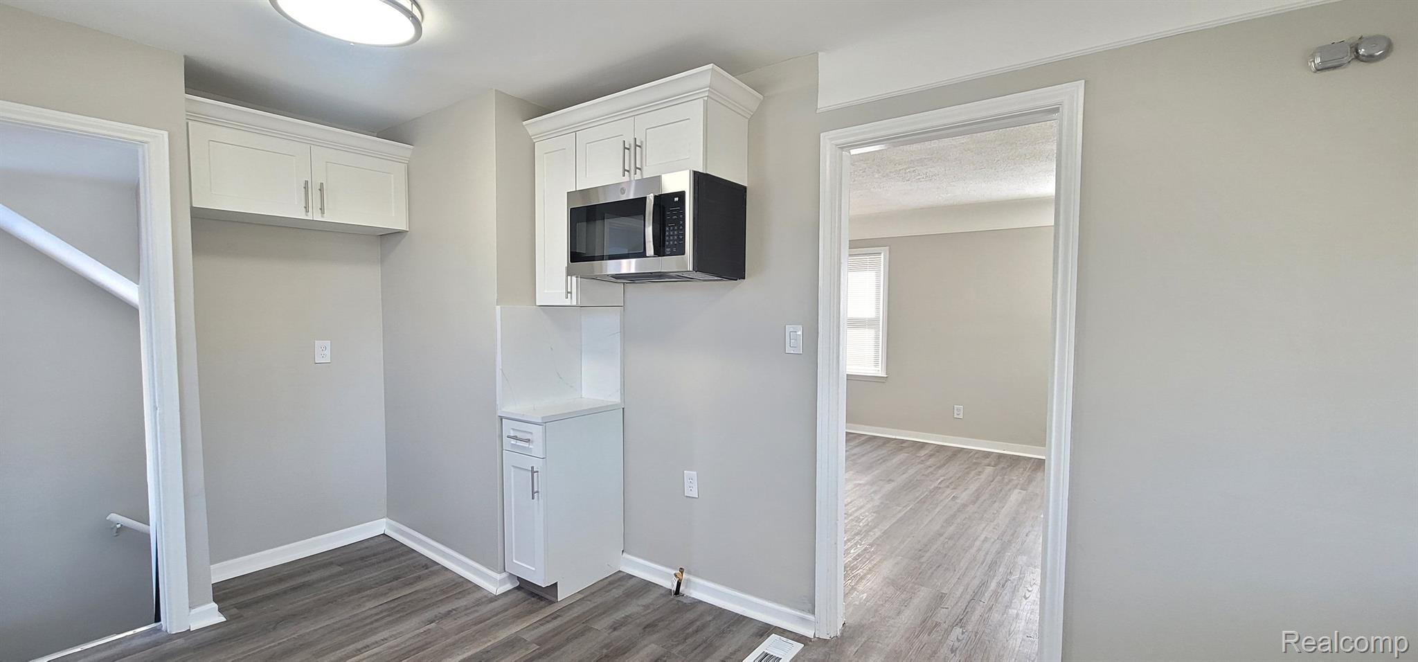 6705 Pelham Road Allen Park, MI 48101 - Photo 10 of 30 Gallery Image 10