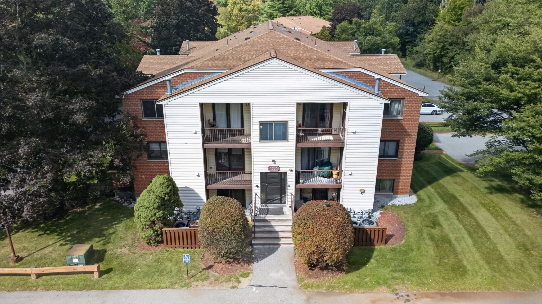 189 Littleton Road, Unit 15 Chelmsford, MA 01824 - Photo 2 of 35 Gallery Image 2