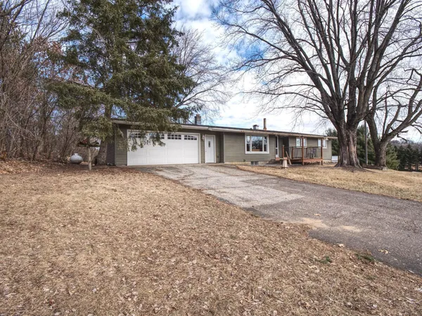 $550,000 | W2296 County Rd T, Durand, WI 54736