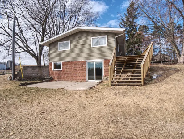 $550,000 | W2296 County Rd T, Durand, WI 54736