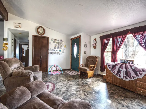 $550,000 | W2296 County Rd T, Durand, WI 54736