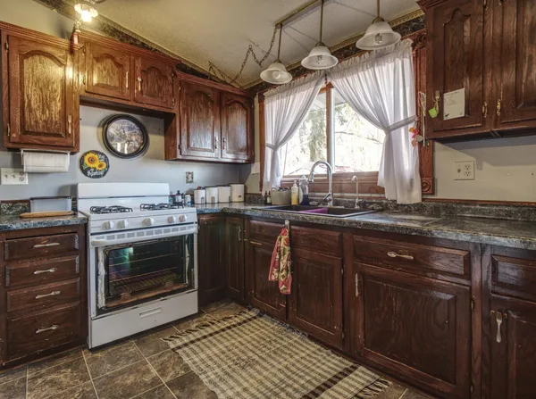 $550,000 | W2296 County Rd T, Durand, WI 54736