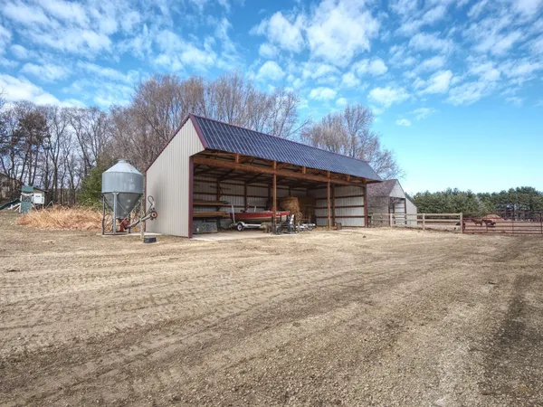 $550,000 | W2296 County Rd T, Durand, WI 54736