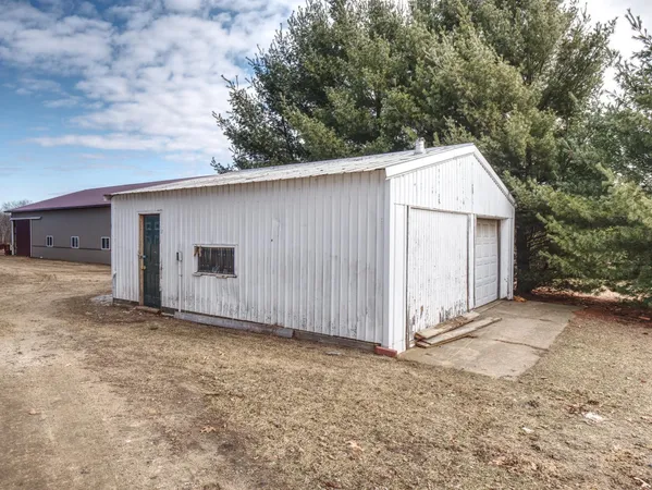 $550,000 | W2296 County Rd T, Durand, WI 54736