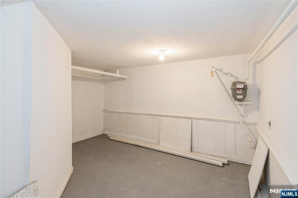 656 Scotland Road Orange, NJ 07050 - Photo 19 of 23 a view of small space