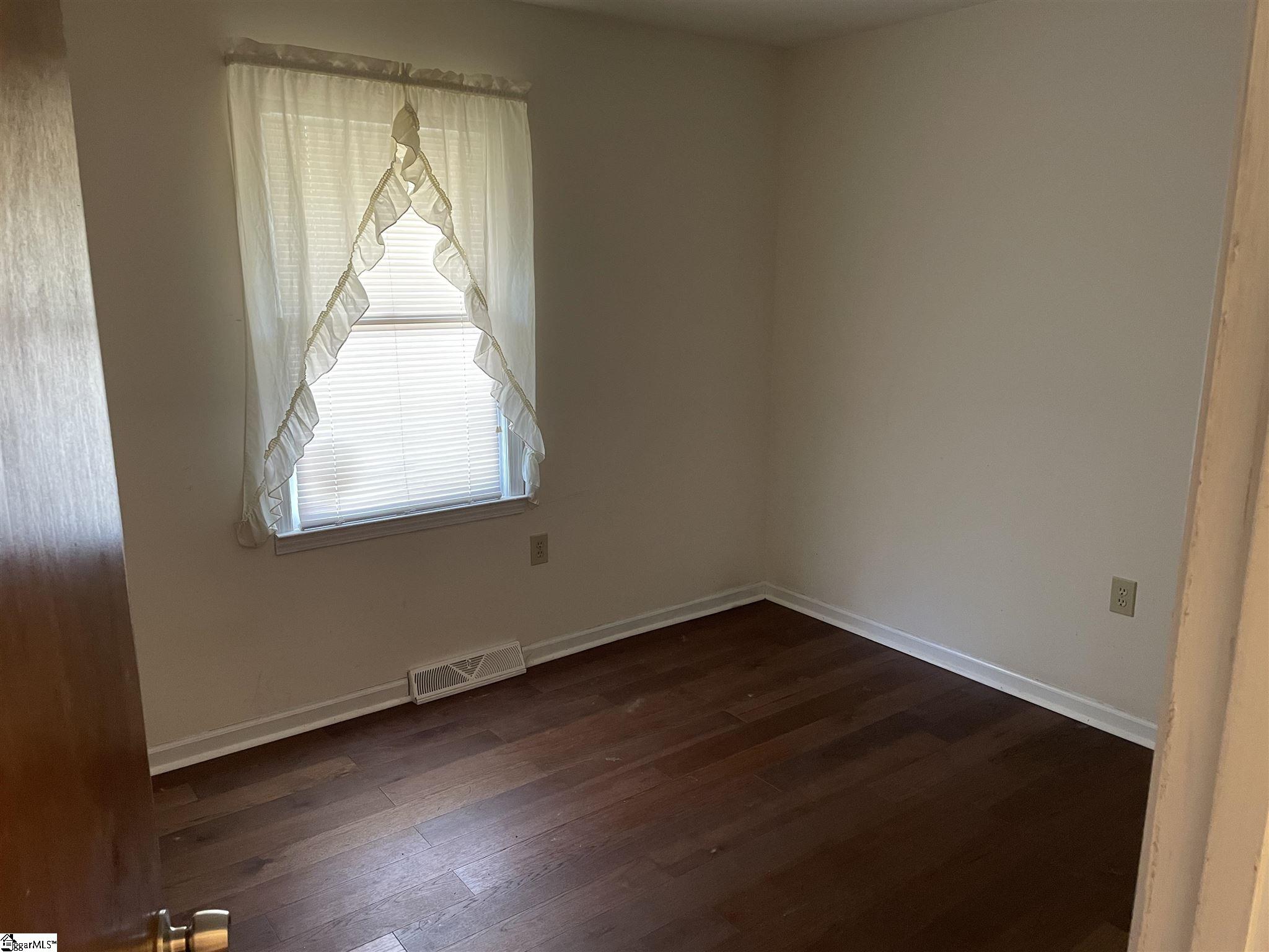 226 Beaver Creek Road Marietta, SC 29661 - Photo 16 of 21 Gallery Image 16