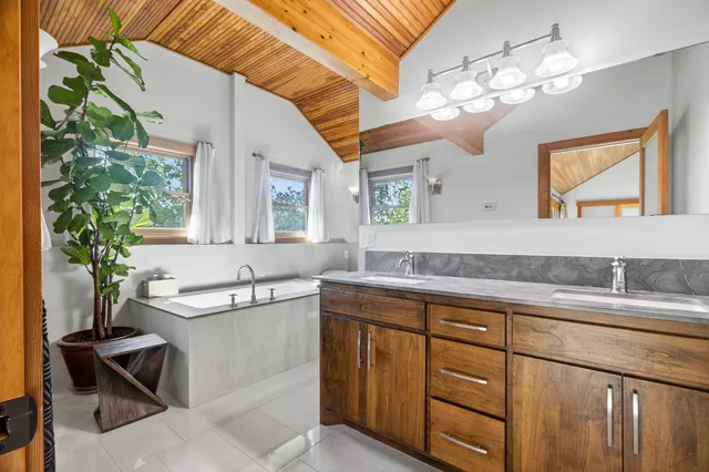 $4,250 | 1920 Fremont Avenue South, Minneapolis, MN 55403