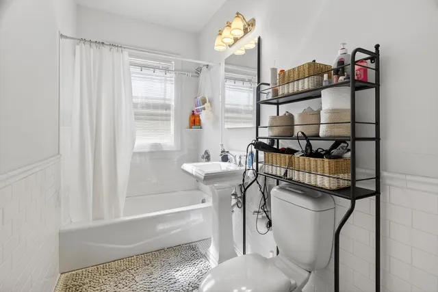 $4,250 | 1920 Fremont Avenue South, Minneapolis, MN 55403