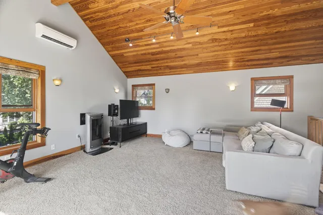 $4,250 | 1920 Fremont Avenue South, Minneapolis, MN 55403