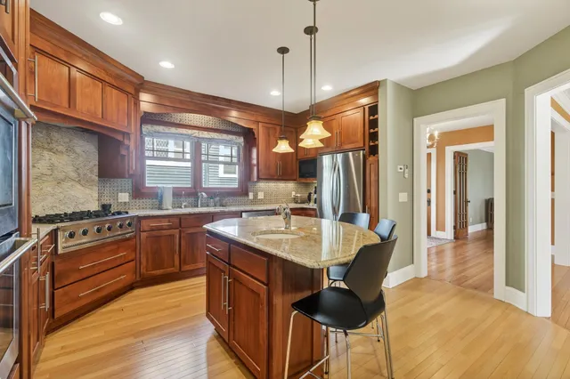 $4,250 | 1920 Fremont Avenue South, Minneapolis, MN 55403