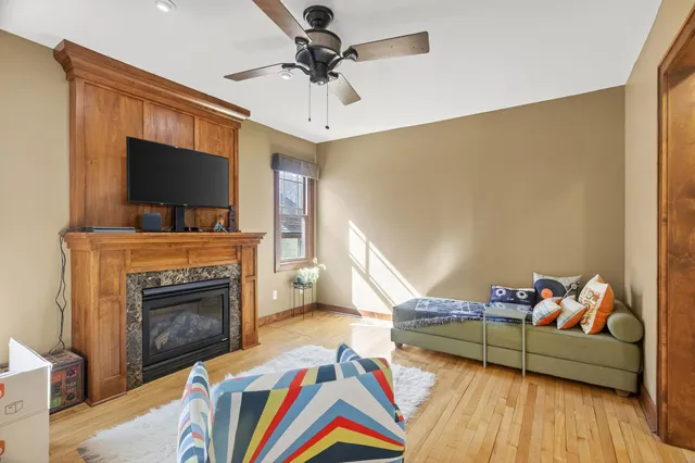 $4,250 | 1920 Fremont Avenue South, Minneapolis, MN 55403