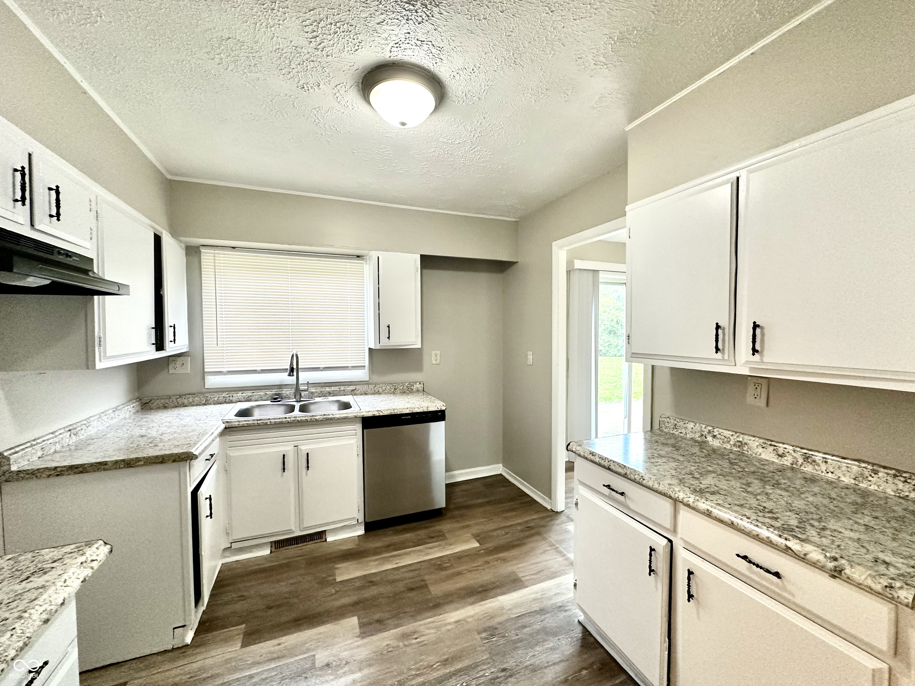 7942 Placing Road Indianapolis, IN 46226 - Photo 10 of 33 Gallery Image 10