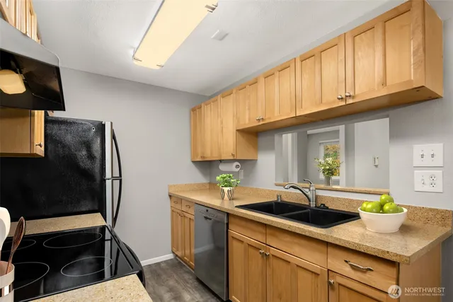 $369,950 | 14200 Northeast 171st Street, Unit D202, Woodinville, WA 98072