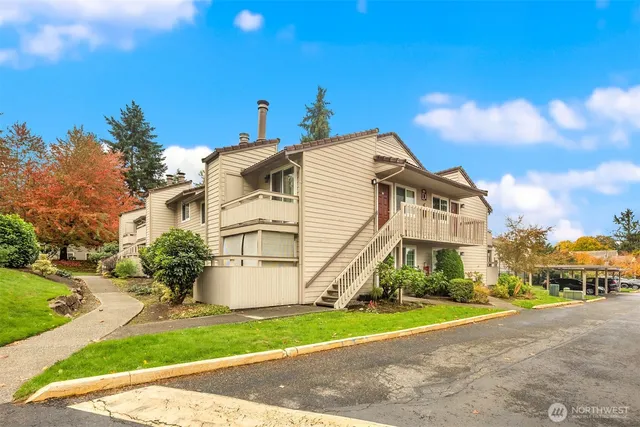 $369,950 | 14200 Northeast 171st Street, Unit D202, Woodinville, WA 98072