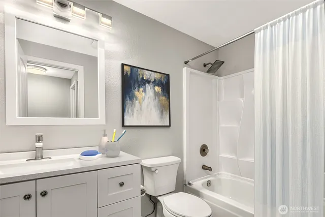 $369,950 | 14200 Northeast 171st Street, Unit D202, Woodinville, WA 98072