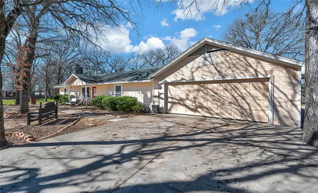 $144,900 | 237 Tall Timber Loop, Whitney, TX 76692