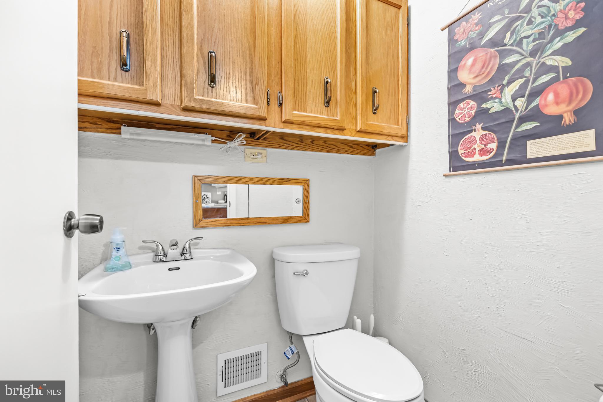 8192 Oakglen Road Manassas, VA 20110 - Photo 16 of 46