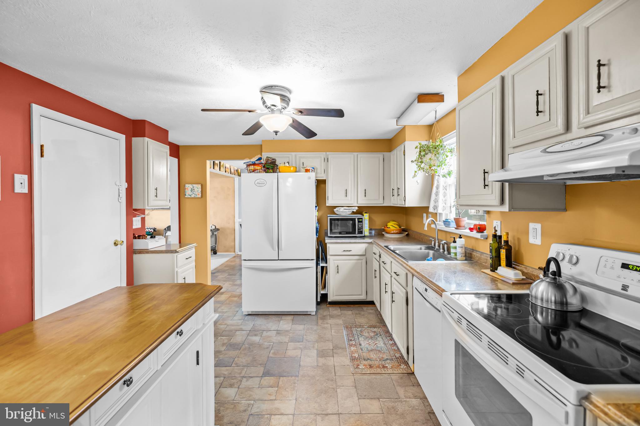 8192 Oakglen Road Manassas, VA 20110 - Photo 9 of 46