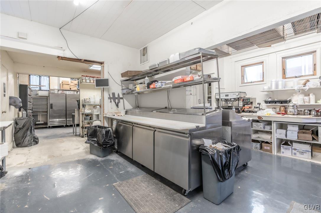 49 North Broad Street Nazareth, PA 18064 - Photo 11 of 36