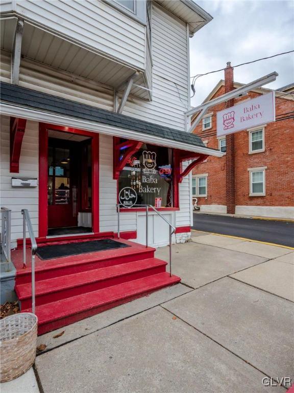 49 North Broad Street Nazareth, PA 18064 - Photo 5 of 36