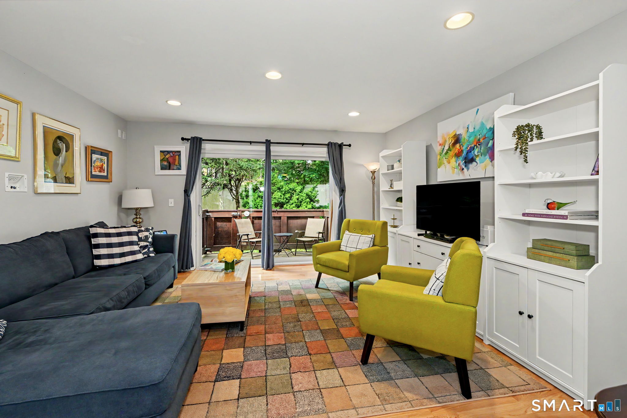 19 Colonial Road, Unit 8 Stamford, CT 06906 - Photo 6 of 21