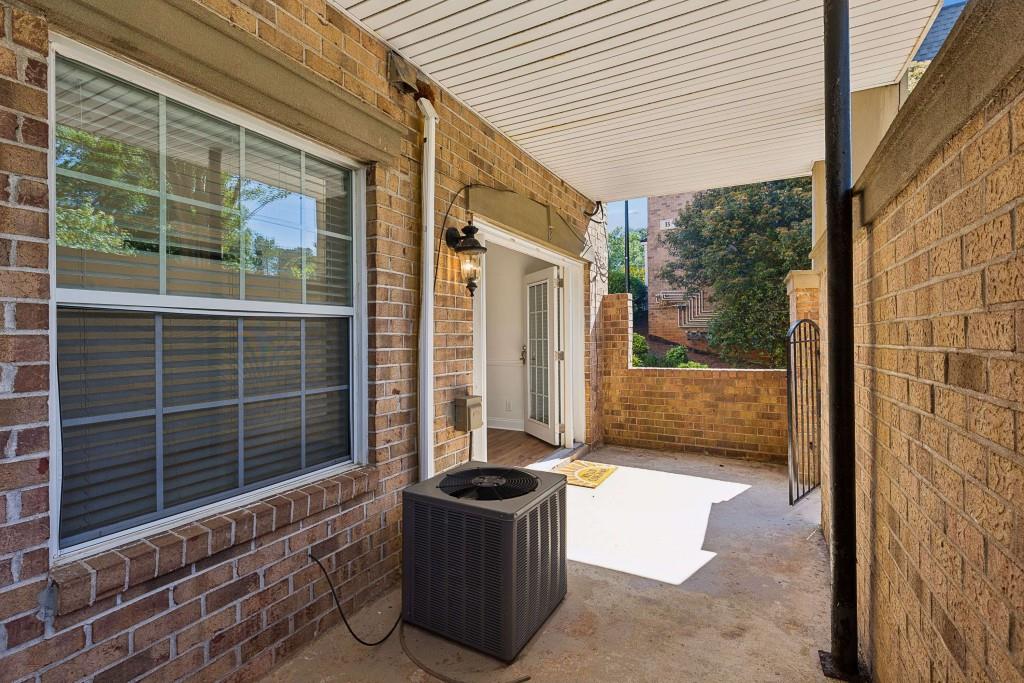 6980 Roswell Road, Unit C13 Atlanta, GA 30328 - Photo 3 of 49 a view of house with a large window