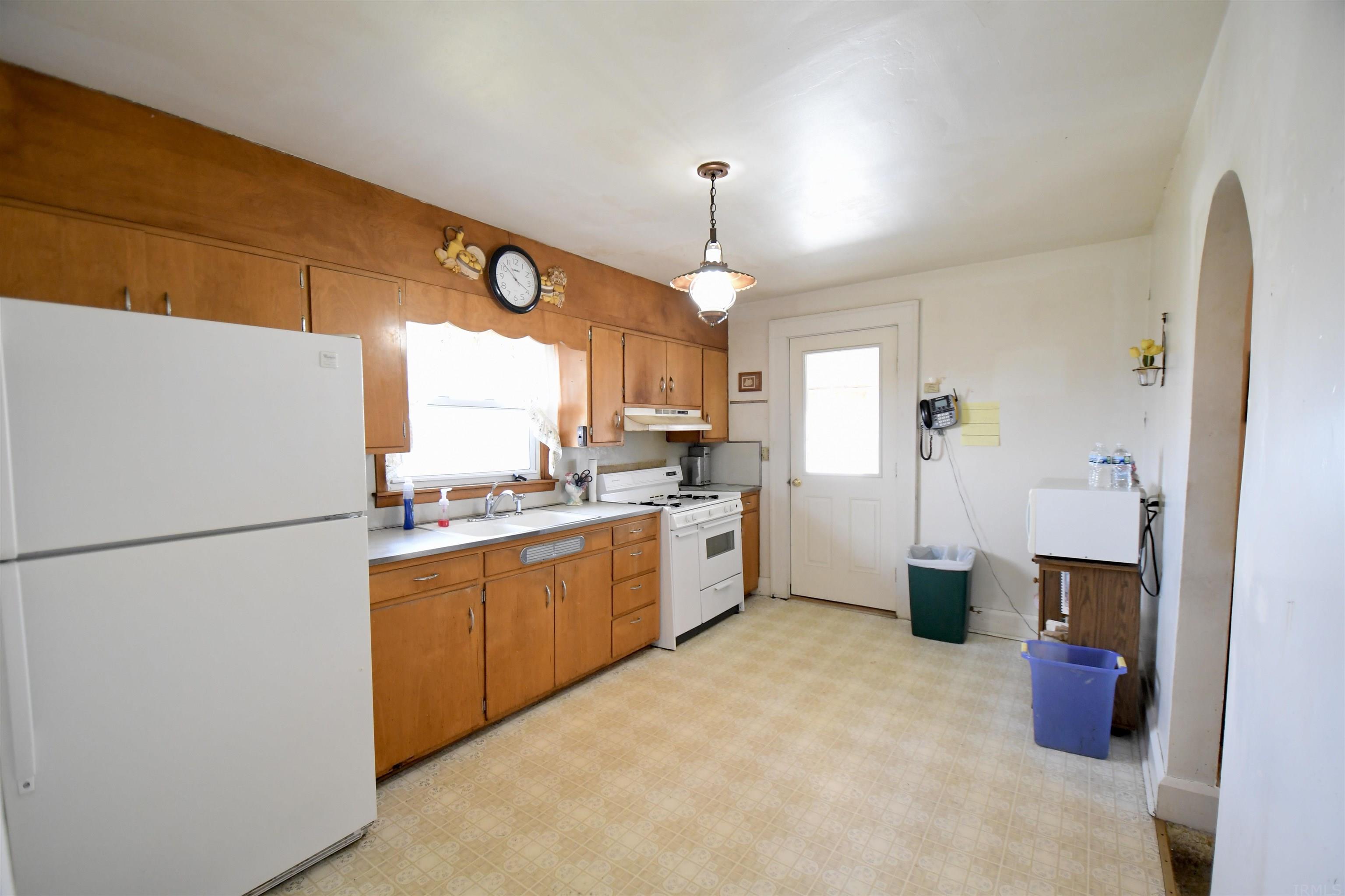 1388 Peerless Road Bedford, IN 47421 - Photo 11 of 15