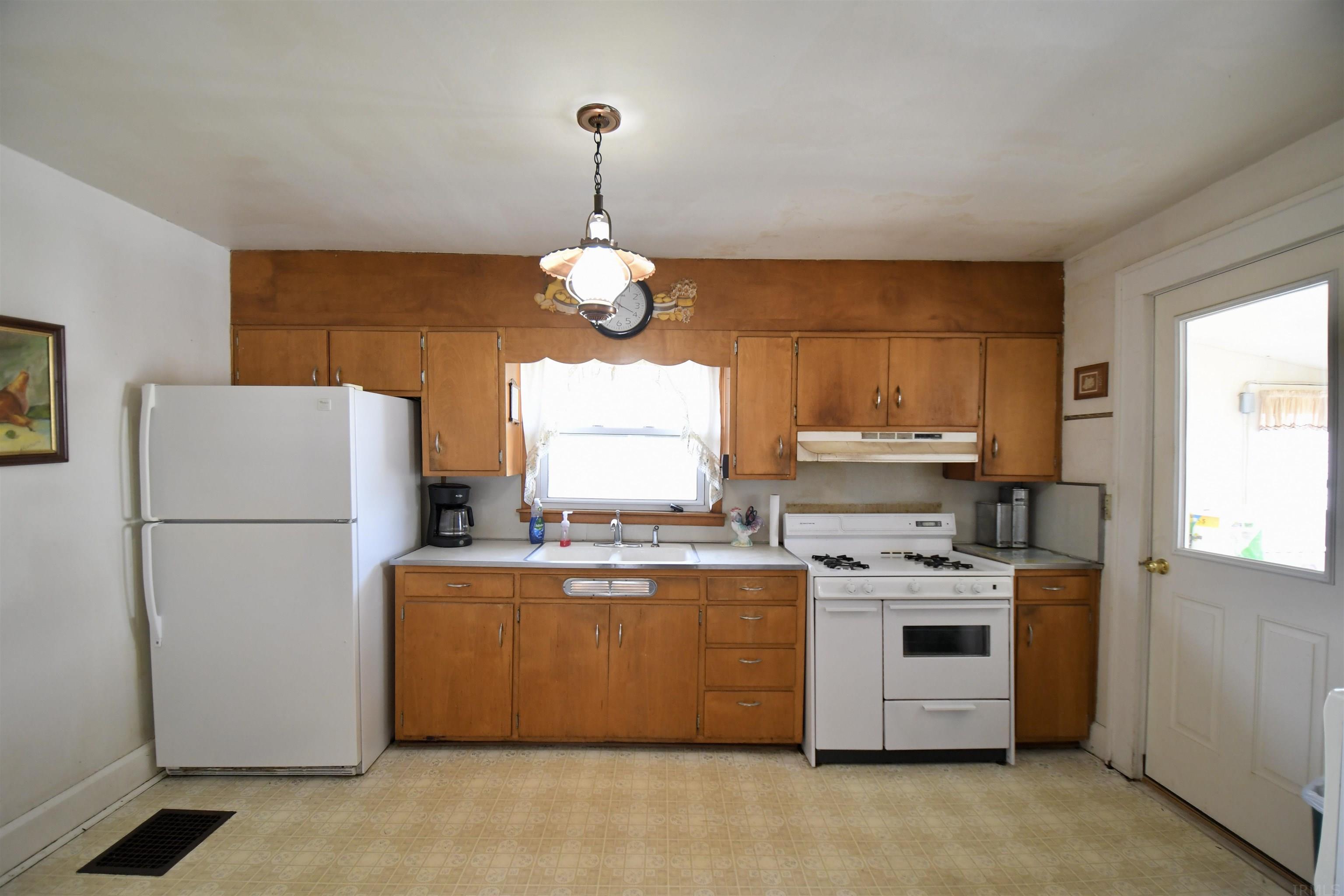 1388 Peerless Road Bedford, IN 47421 - Photo 10 of 15