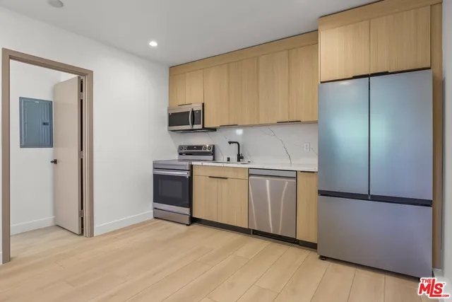 $2,700 | 11010 Hortense Street, Unit 1/4, North Hollywood, CA 91602