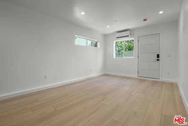 $2,700 | 11010 Hortense Street, Unit 1/4, North Hollywood, CA 91602