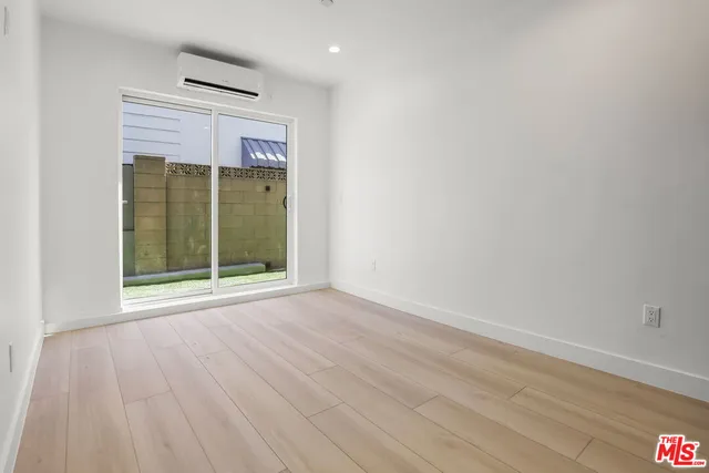 $2,700 | 11010 Hortense Street, Unit 1/4, North Hollywood, CA 91602