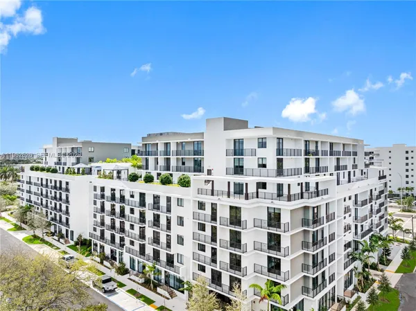 $3,261 | 208 North Federal Highway, Unit PH855, Pompano Beach, FL 33062