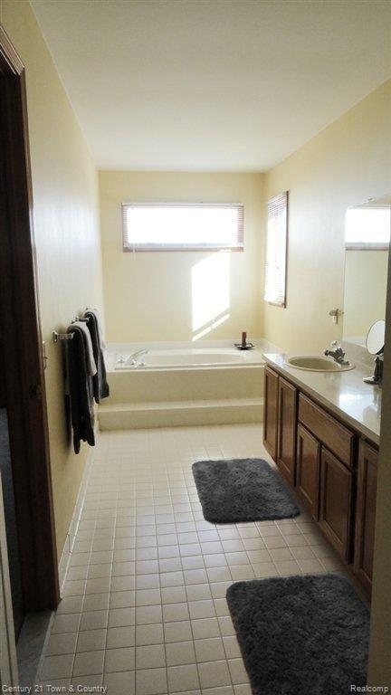 1005 River Mist Drive Rochester, MI 48307 - Photo 13 of 17 M.JPG