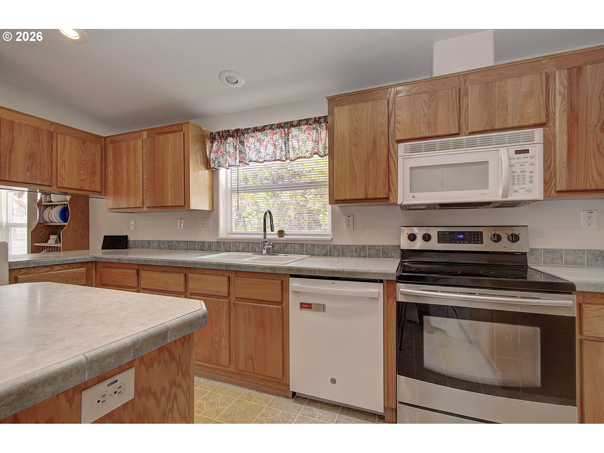 1408 Clark Street Wasco, OR 97065 - Photo 12 of 38