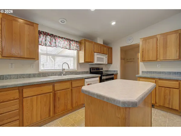 $380,000 | 1408 Clark Street, Wasco, OR 97065