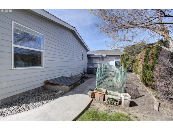 $380,000 | 1408 Clark Street, Wasco, OR 97065