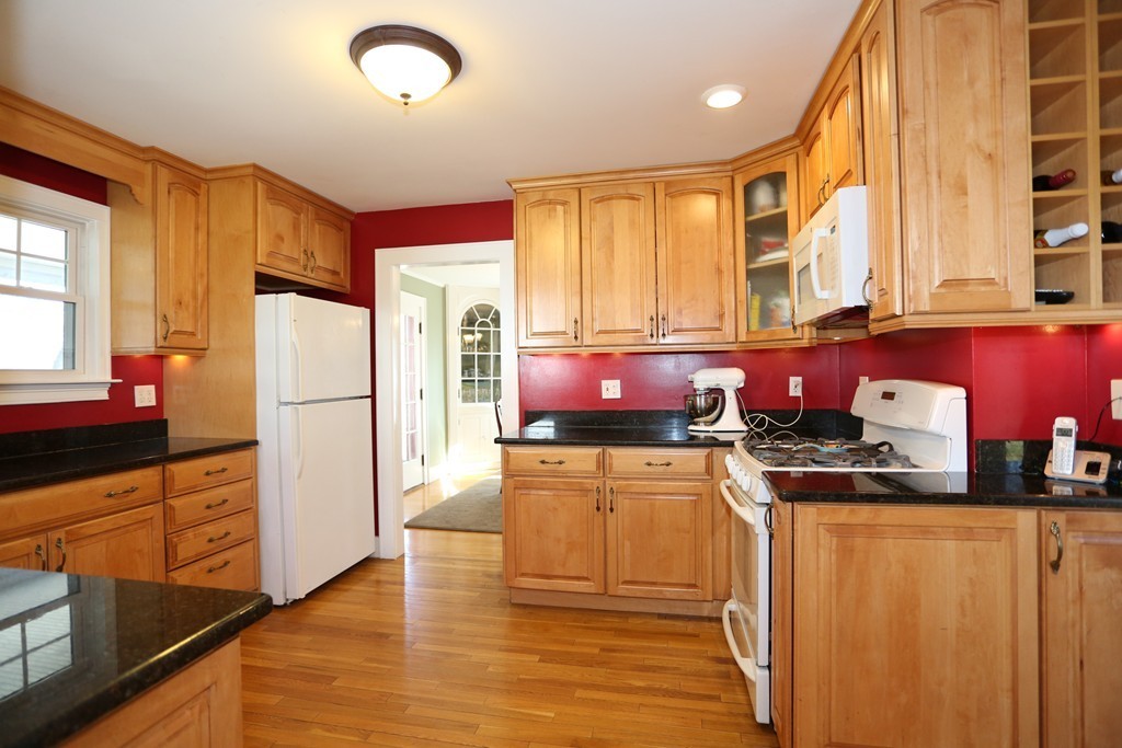 36 Swift Road Framingham, MA 01702 - Photo 9 of 30 Gallery Image 9
