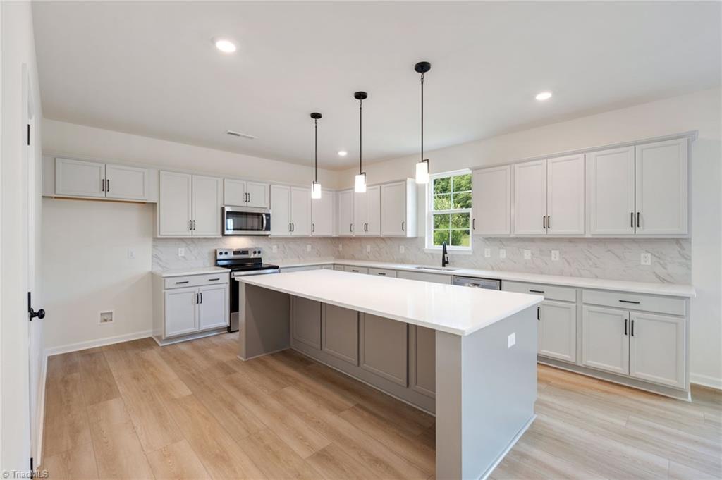 141 Oakmont Lane King, NC 27021 - Photo 13 of 50